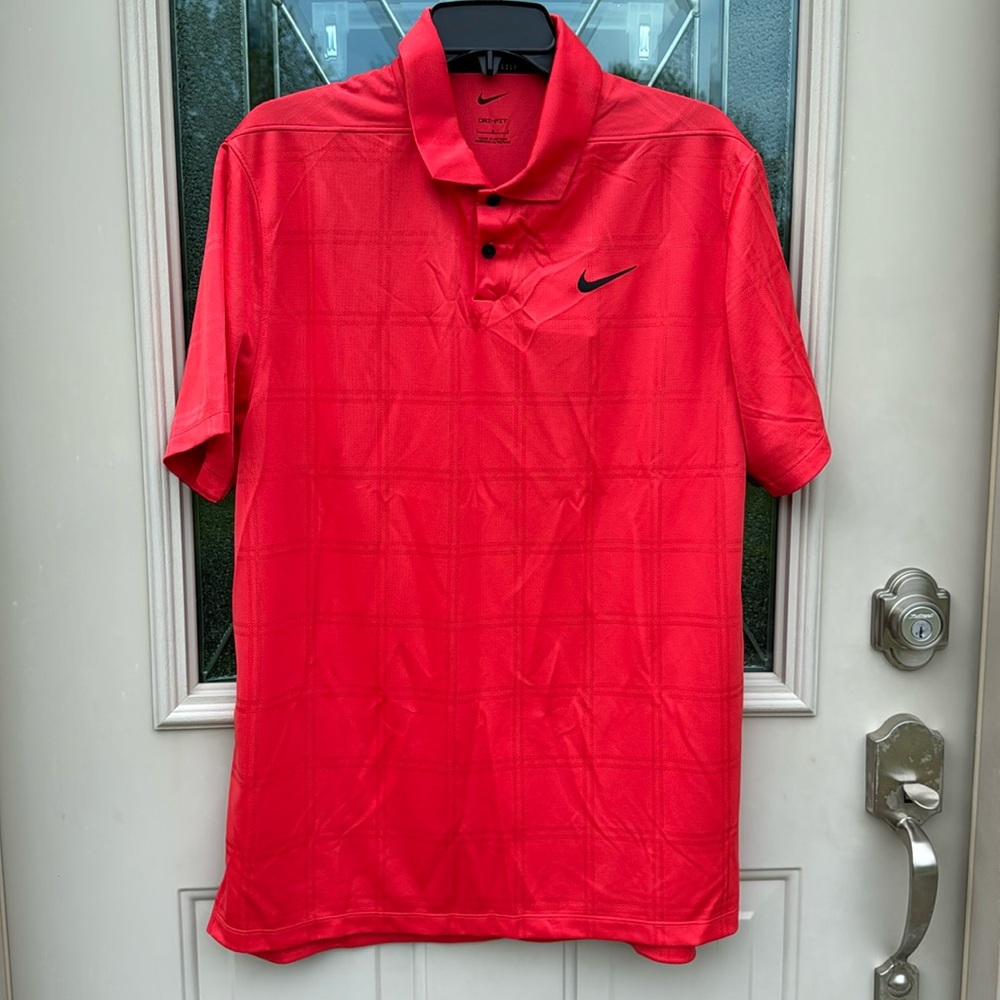Brand new men’s Nike drop-fit golf shirt coral size large